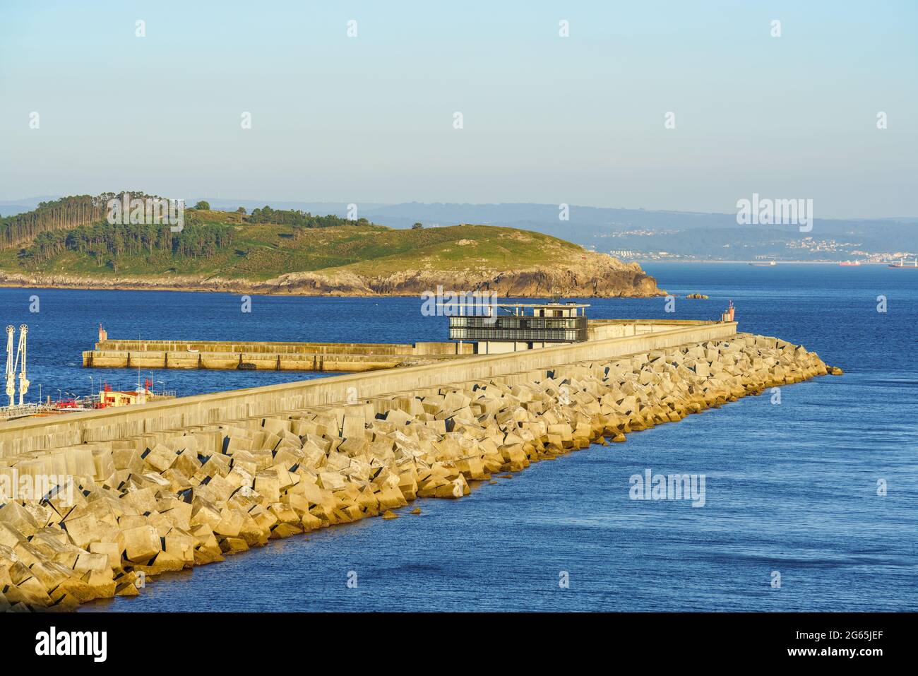 Digue, brise-lames externe pour la protection de Puerto extérieur de Ferrol. Banque D'Images