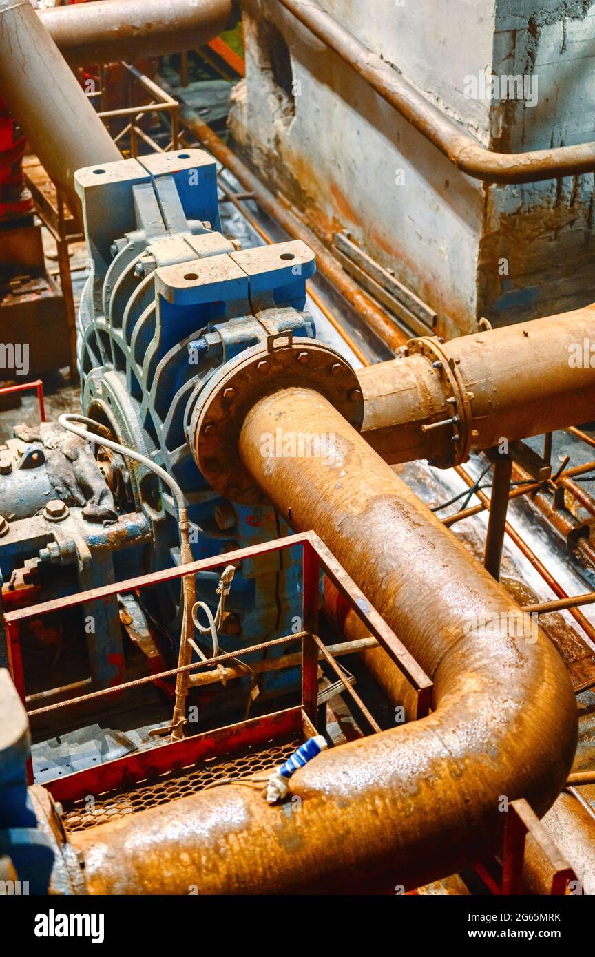 Pompe puissante pour drague pour le pompage de liquides hautement abrasifs. Banque D'Images