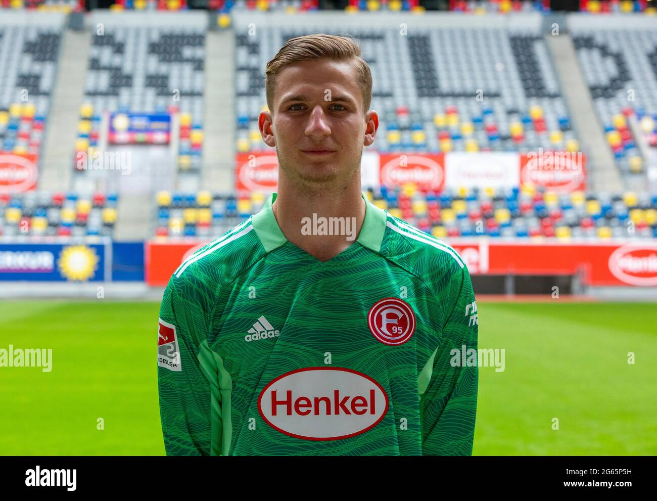 football, 2. Bundesliga, 2021/2022, Fortuna Duesseldorf, Merkur Spiel Arena, Media Day, Présentation de l'équipe pour la nouvelle saison de jeu, photo de presse, gardien de but Dennis Gorka Banque D'Images