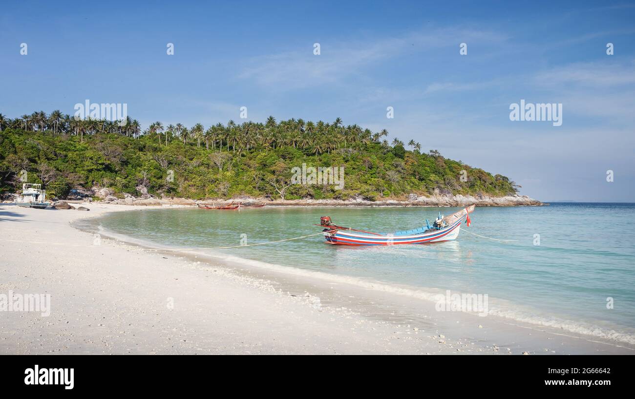 Plage paradisiaque sur l'île Ko Racha Yai, Phuket, Thaïlande Banque D'Images