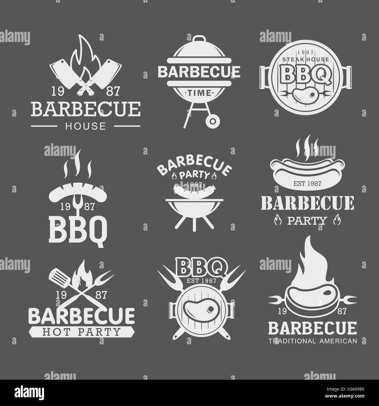 Ensemble de modèles de logo blanc barbecue. Steak House, restaurant de viande grillée, emblèmes isolés sur fond gris. Porc rôti, saucisses sur les autocollants de la fourchette Illustration de Vecteur
