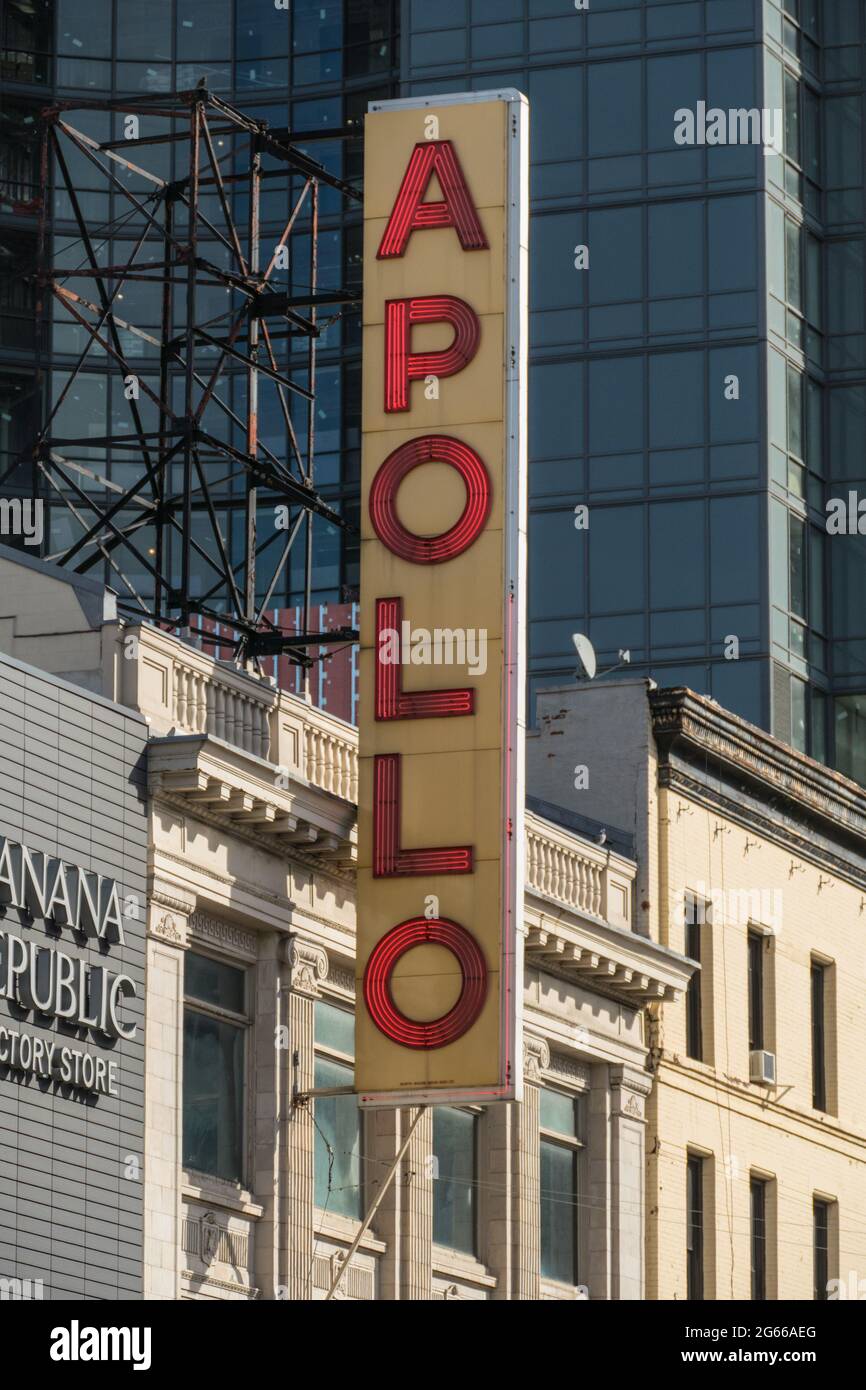 New York, États-Unis, 30 janvier 2020 : l'Apollo Theatre est un lieu de spectacle illustre et très apprécié dans le quartier de Harlem. Banque D'Images