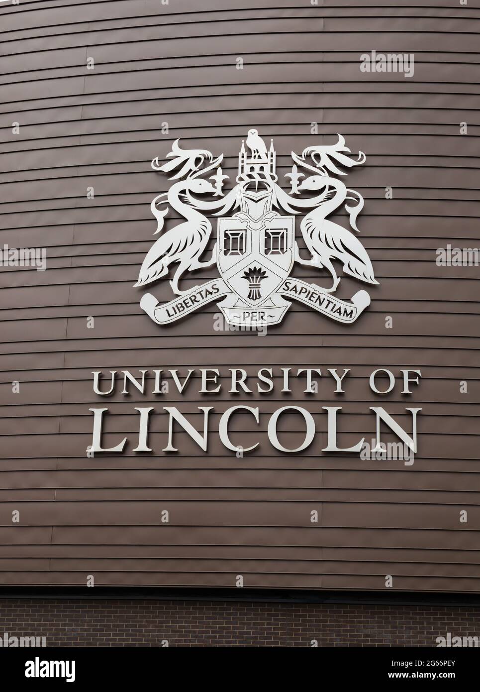 Panneau et logo de l'Université de Lincoln sur le bâtiment. Banque D'Images