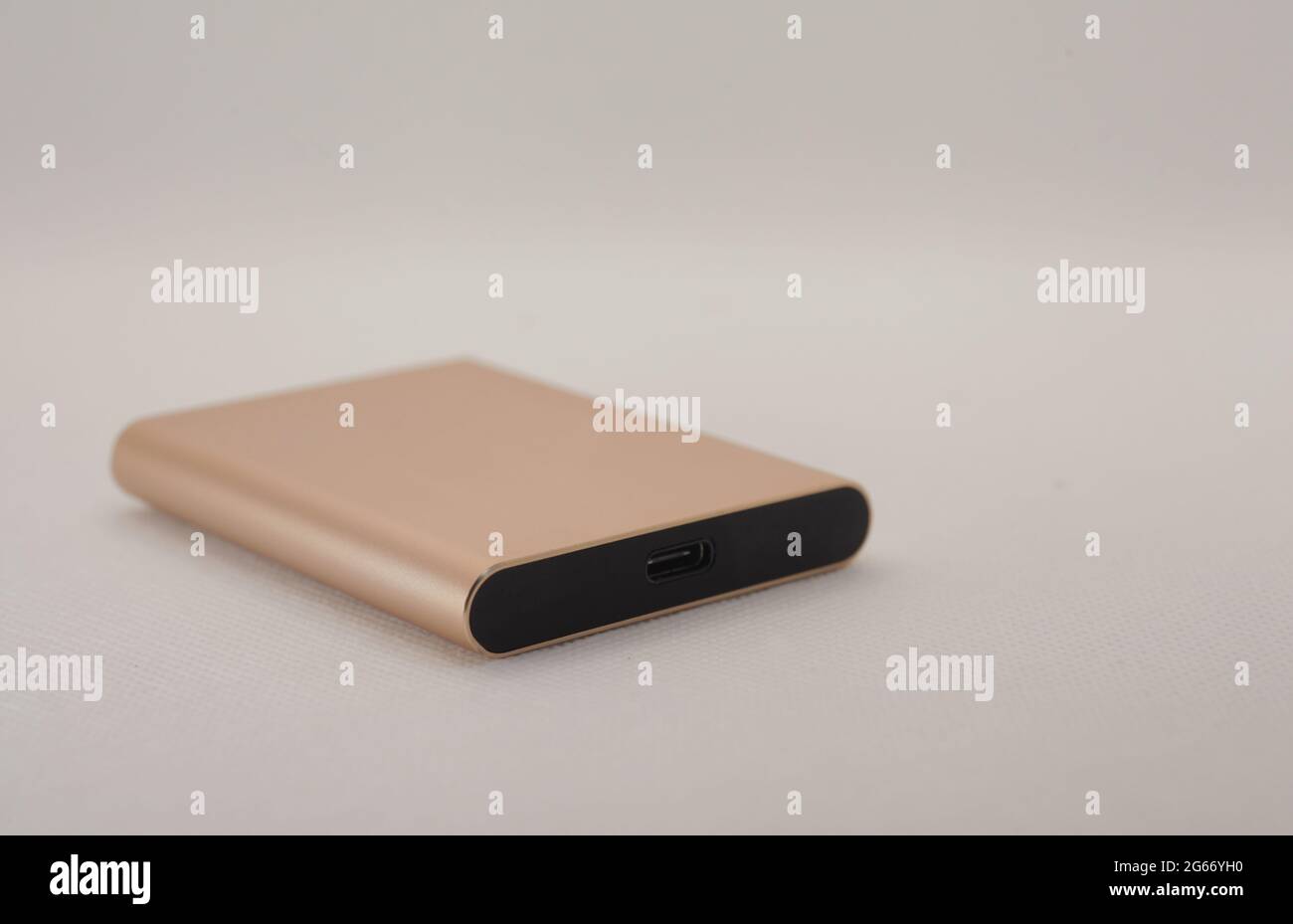 Arrière-plan blanc isolé du disque SSD Banque D'Images