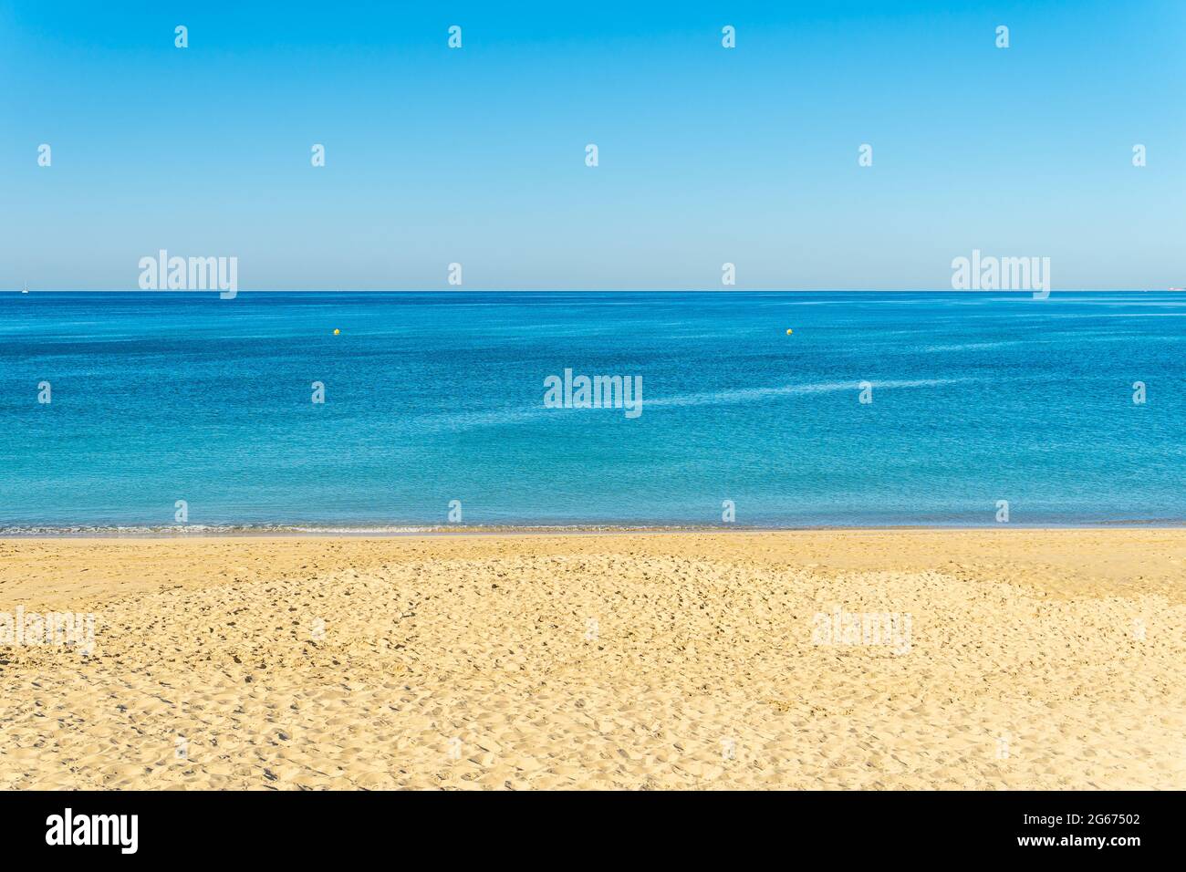 Vue générale de la plage CAN Pere Antoni avec la ville de Palma de Majorque en arrière-plan au lever du soleil Banque D'Images