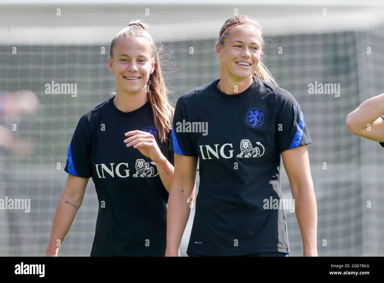 ZEIST, PAYS-BAS - JUILLET 3 : Lynn Wilms des pays-Bas, Anouk Dekker des pays-Bas lors de la session de formation des femmes de l'équipe nationale néerlandaise de football au campus de KNVB le 3 juillet 2021 à Zeist, pays-Bas (photo de Broer van den Boom/Orange Pictures) Banque D'Images