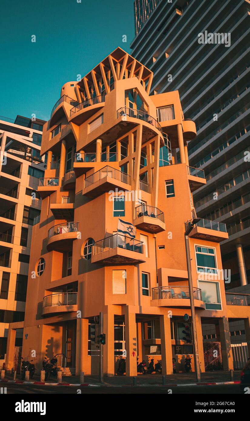 Architecture intéressante le long de la Promenade de tel Aviv Banque D'Images