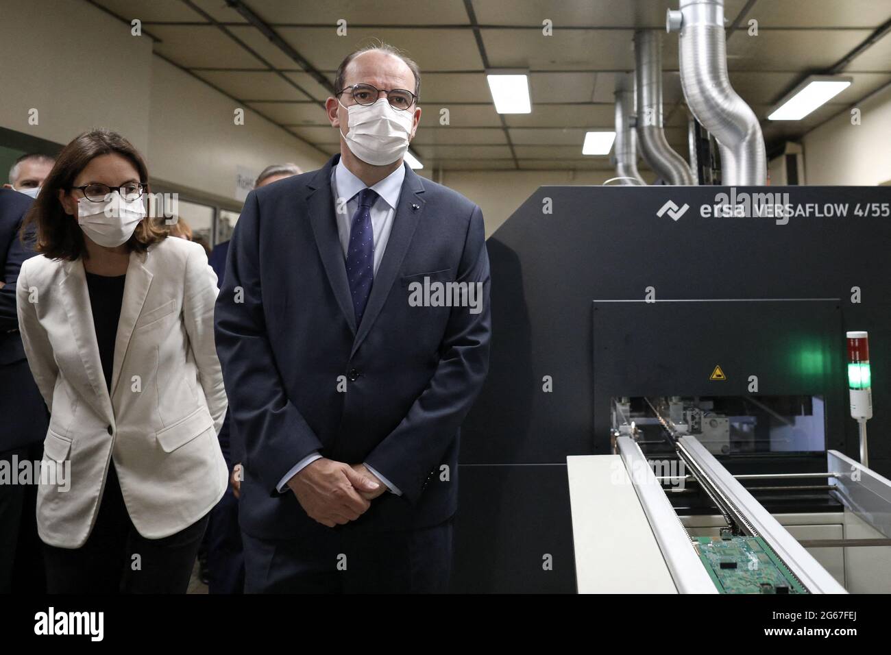 Le Premier ministre français, Jean Castex, visite les sites des sociétés Micronique et X-FAB France, spécialisées dans l’électronique, qui ont bénéficié du plan « France relationnel » déployé depuis septembre dernier à Corbeil-Essonnes, en France, le 3 2021 juillet. Photo de Stephane Lemouton/Pool/ABACAPRESS.COM Banque D'Images