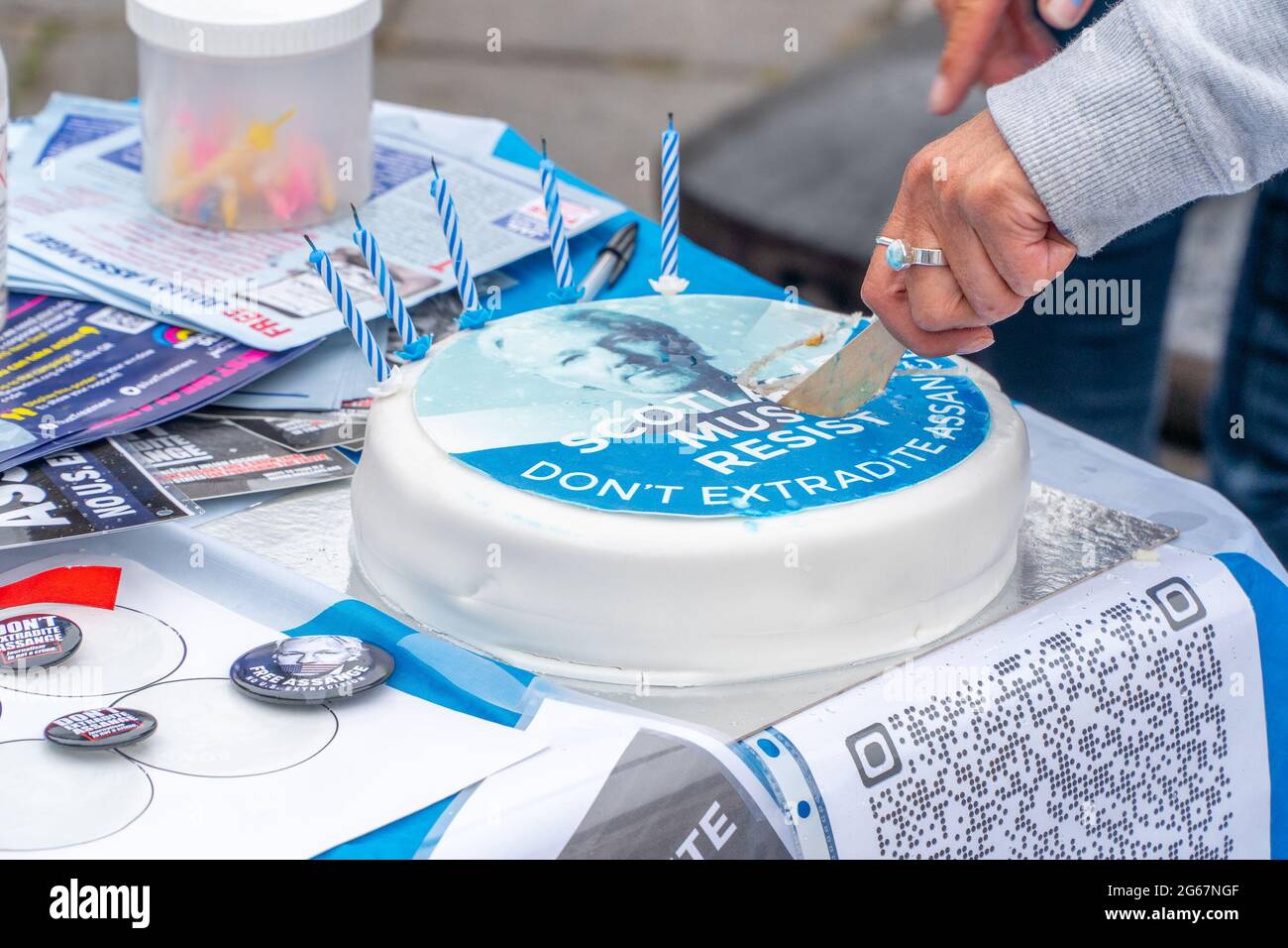 Cake War Banque D Image Et Photos Alamy Cake War Banque D Image Et Photos Alamy