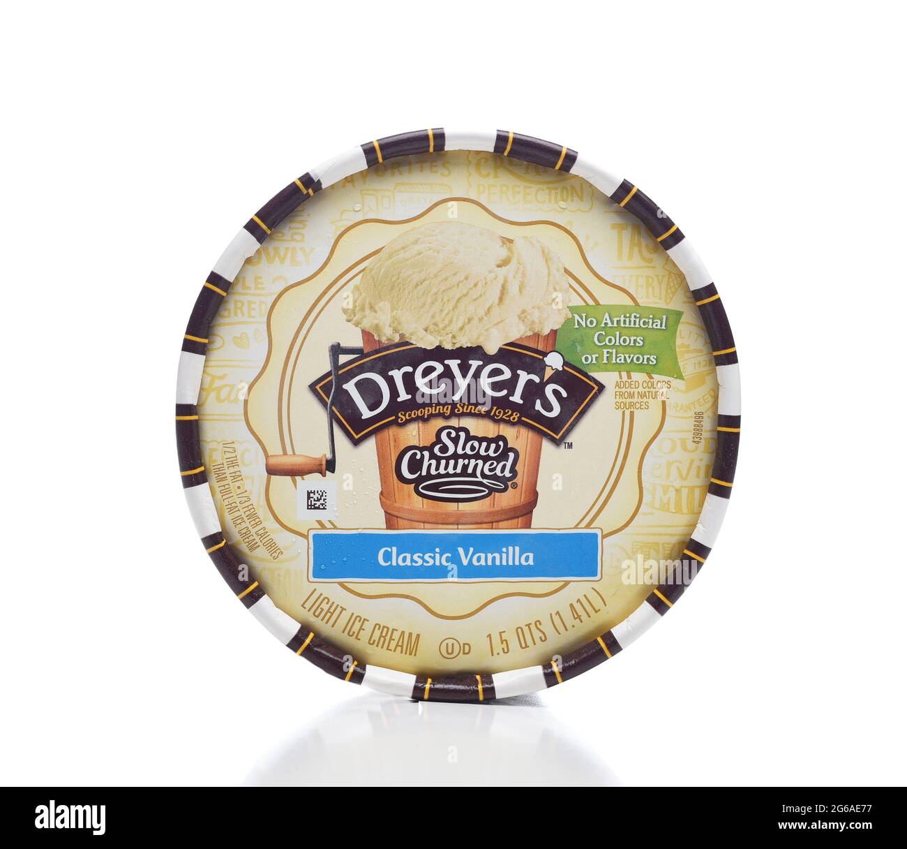 IRIVNE, CALIFORNIE - 4 JUILLET 2021: Une boîte de Dreyers Slow churned Classic glace vanille, vue de dessus du couvercle. Banque D'Images