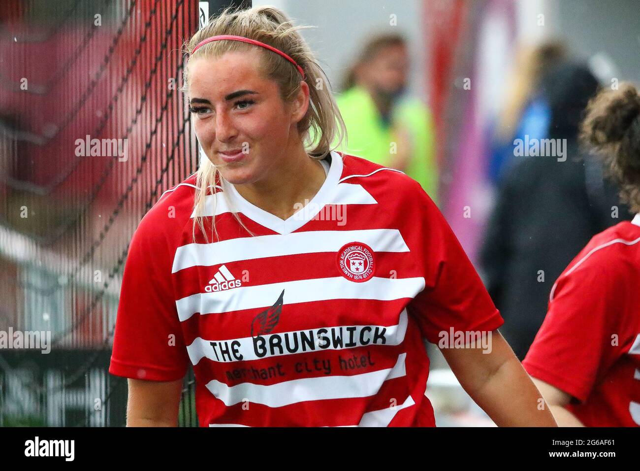 Célébrations alors que Hamilton Academical Womens FC gagne en promotion dans le meilleur vol de Scottish Womens football après leur victoire de 3-0 lors de la Scottish Building Society Premier League 2 Fixture des femmes écossaises Hamilton Academical FC vs Kilmarnock FC, Fountain of Youth Stadium, Hamilton, South Lanarkshire, 04/07/2021 | crédit Colin Poultney | www.Alamy.co.uk Banque D'Images