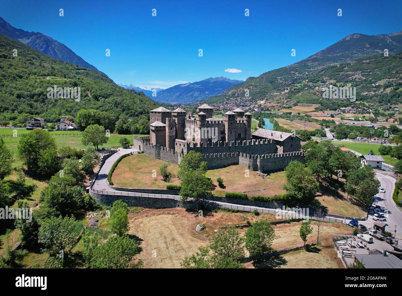 Vue aérienne du château de Fenis dans la vallée d'Aoste. Italie Banque D'Images