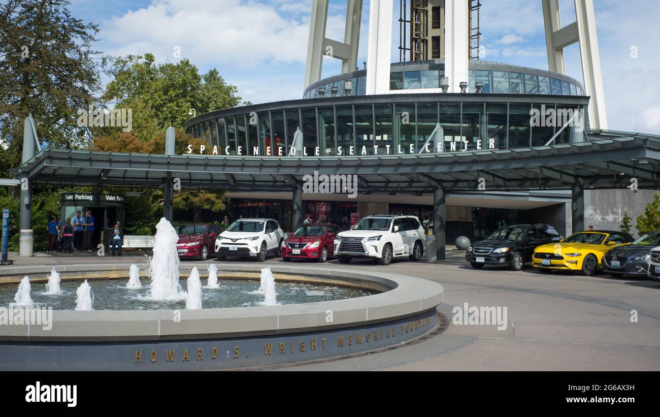 La base et la fontaine de Seattle Space Needle. Banque D'Images