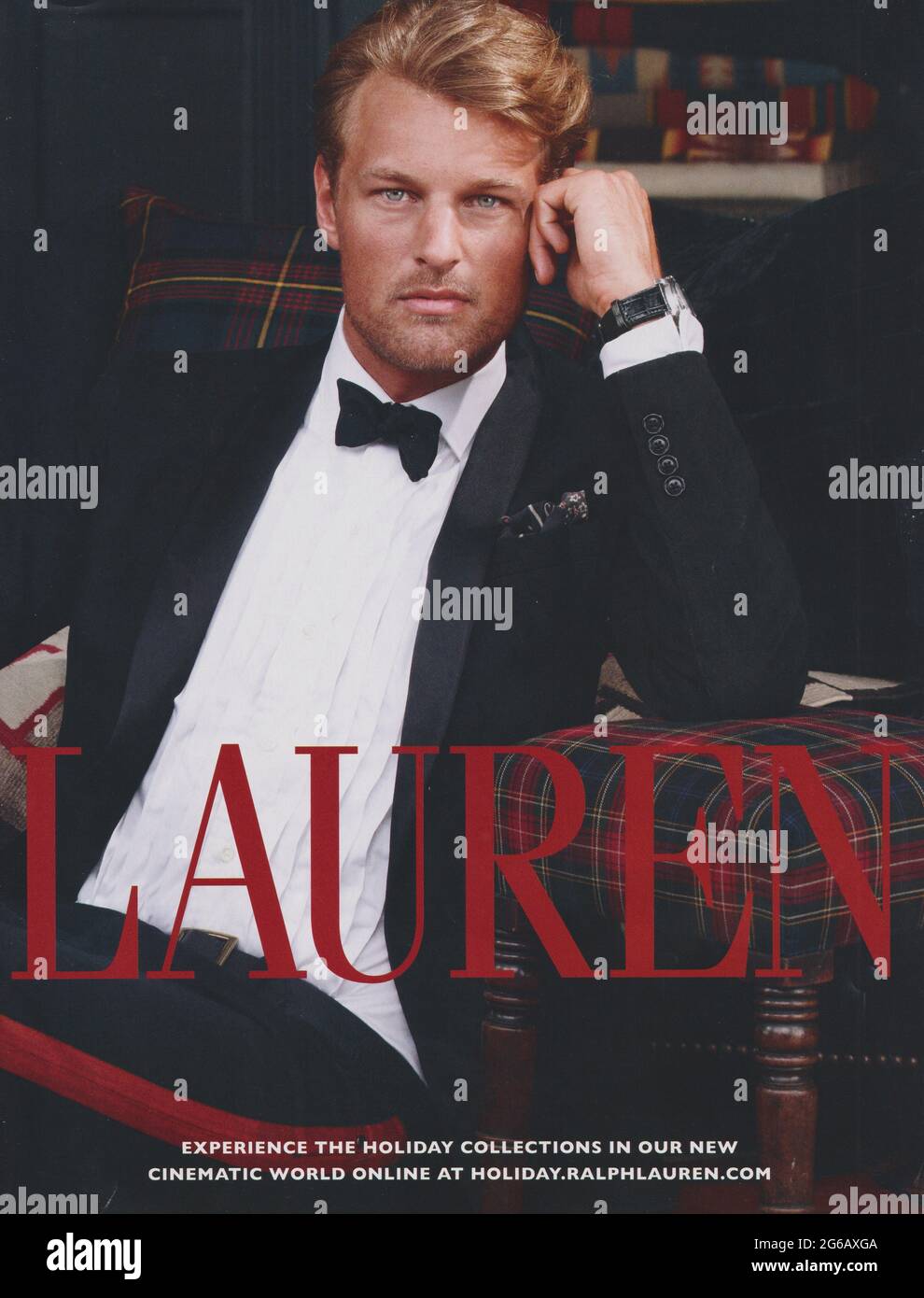 Affiche publicitaire Ralph Lauren maison de mode dans le magazine papier de  2011, publicité, publicité créative Ralph Lauren 2010 Photo Stock - Alamy