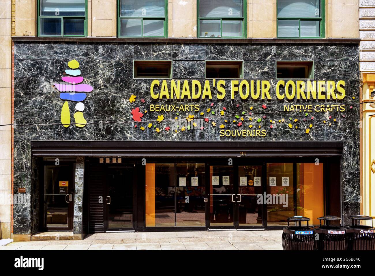 Ottawa, Canada - le 30 juin 2021 : la boutique de souvenirs four Corners du Canada, sur la rue Sparks à Ottawa, est un arrêt populaire pour les touristes de la capitale Banque D'Images