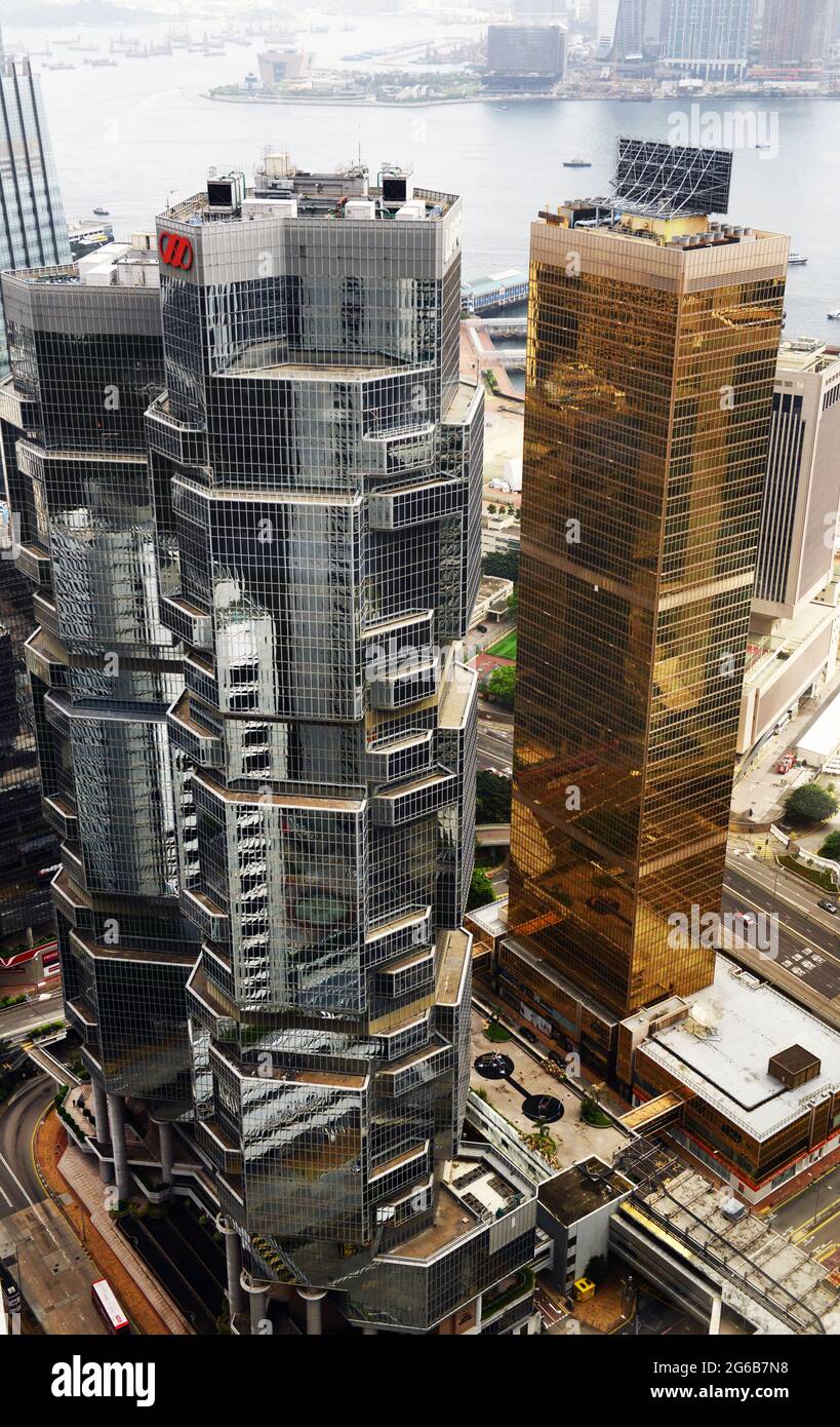 Vue aérienne sur les bâtiments du centre de Lippo et du centre financier de l'extrême-Orient à Admiralty, Hong Kong. Banque D'Images