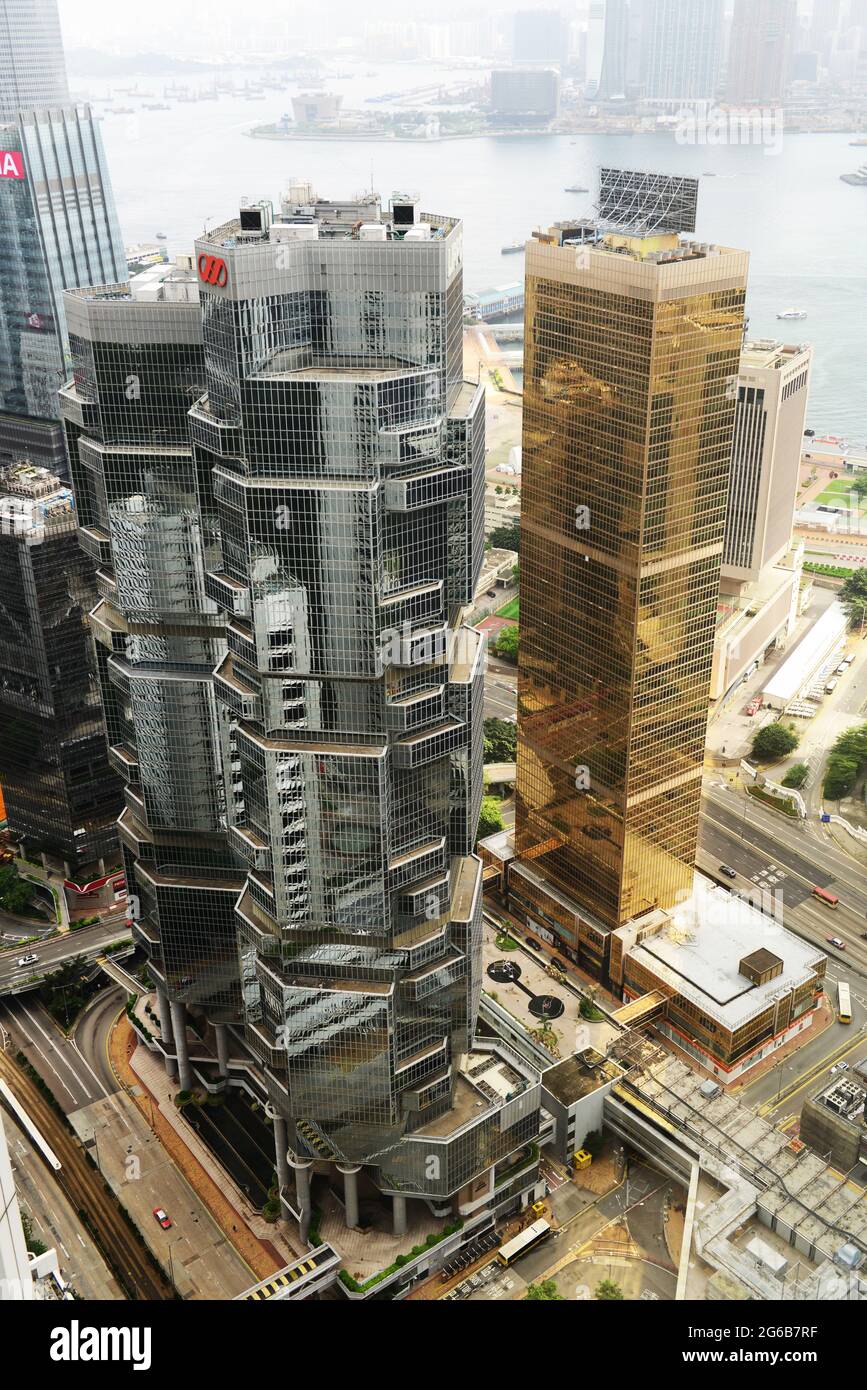 Vue aérienne sur les bâtiments du centre de Lippo et du centre financier de l'extrême-Orient à Admiralty, Hong Kong. Banque D'Images