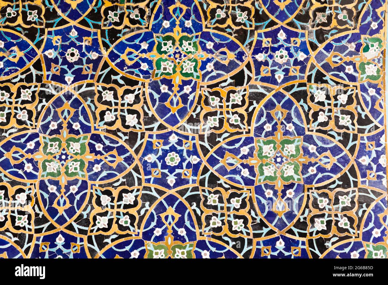 Travaux artistiques de carreaux dans la cour, mosquée du vendredi (mosquée de Jameh), Ispahan (Espahan), province d'Ispahan, Iran, Perse, Asie occidentale, Asie Banque D'Images
