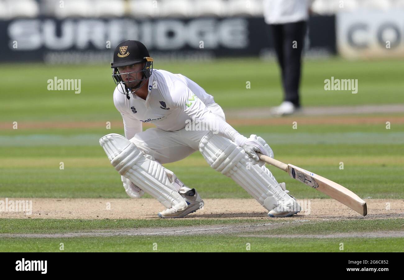 Hove, Royaume-Uni. 05e juillet 2021. Stuart Meaker, de Sussex, court entre le cricket pendant la deuxième journée du championnat du comté de LV entre Sussex et Glamourgan au 1er Central County Ground à Hove. Credit: James Boardman / Alamy Live News Banque D'Images