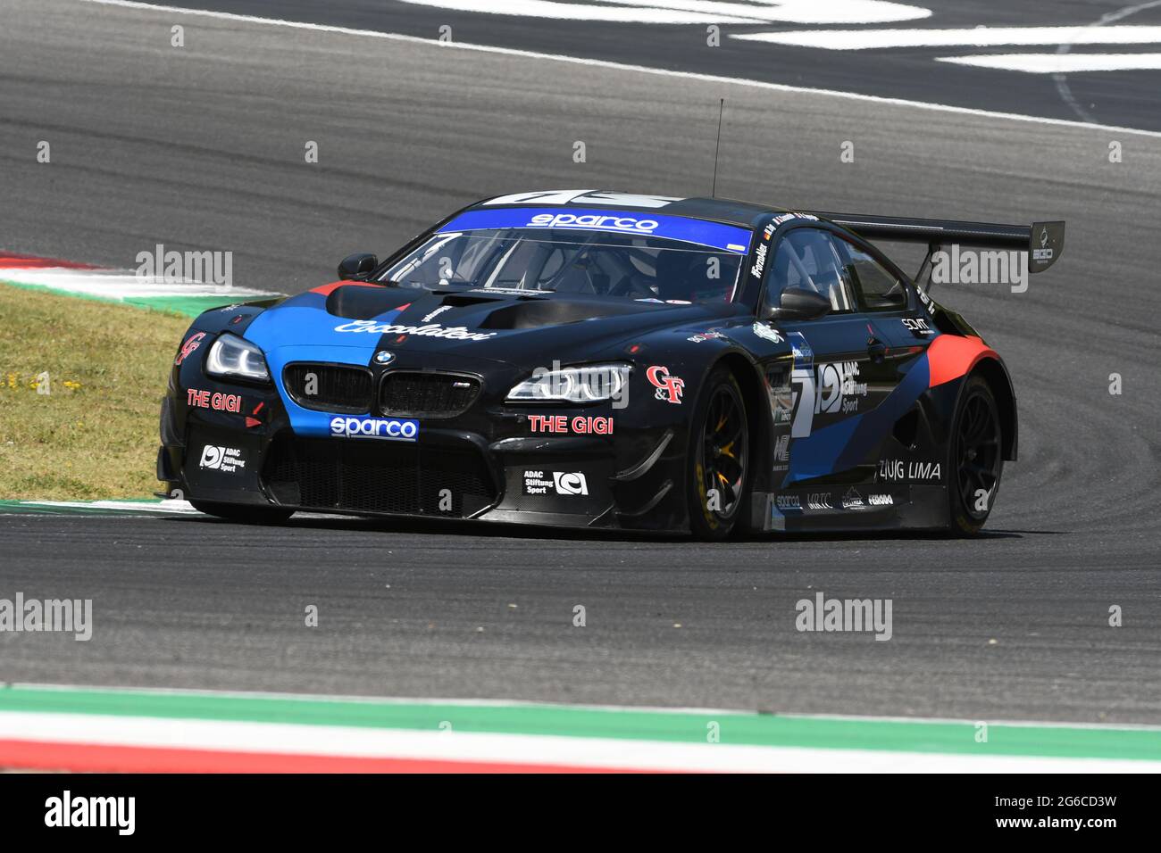 Circuit Mugello, Italie - 2 juillet 2021: BMW M6 GT3 de Team BMW Team Italia conduire par Comandini - Zug - Sprengler en action pendant la session de qualification de lui Banque D'Images