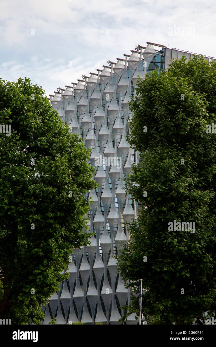 La nouvelle ambassade américaine dans le nouveau quartier de développement de Londres, Nine Elms, a été conçue par les architectes KieranTimberlake. Londres, Royaume-Uni. Banque D'Images
