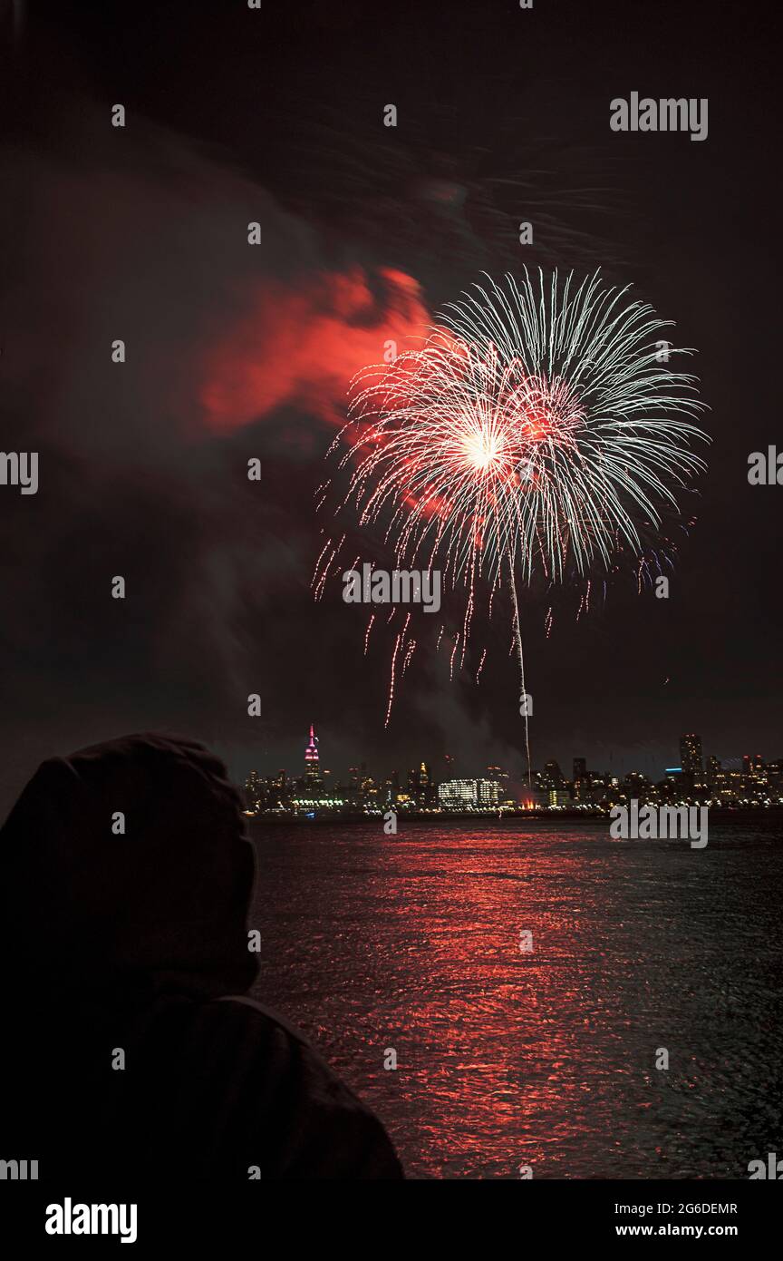 Feux d'artifice dans la zone de métro de New York Banque D'Images