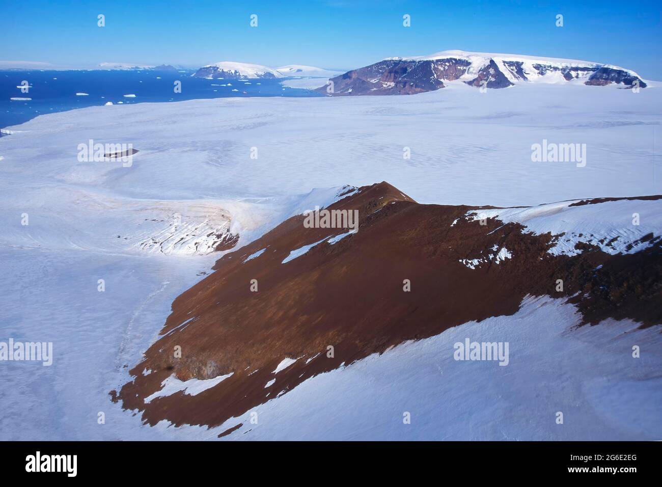 Vue aérienne sur Brown Bluff dans le détroit de l'Antarctique, mer de Weddell, Antarctique Banque D'Images