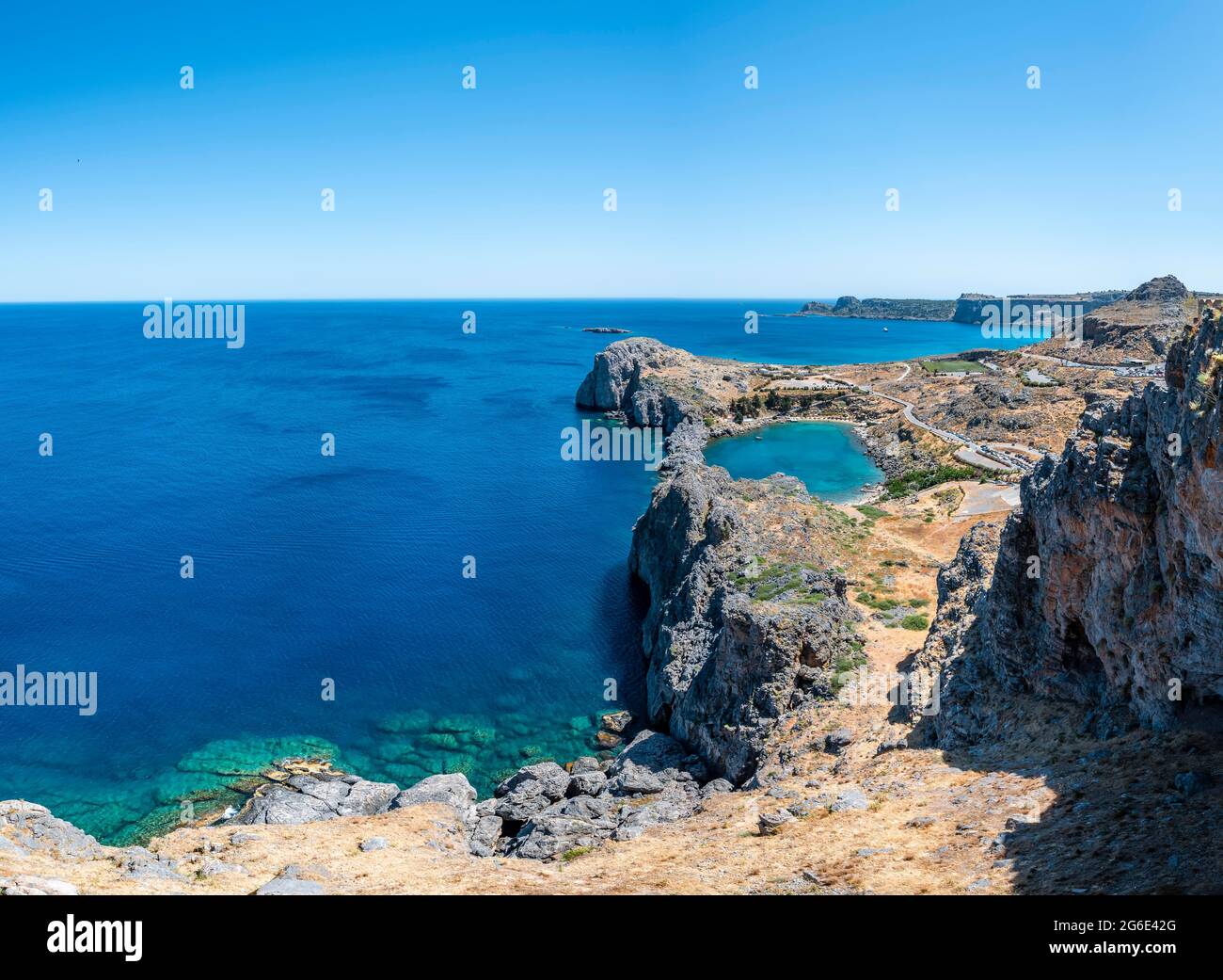 Côte rocheuse et baie Paulus, vue de l'Acropole, Lindos, Rhodes, Doedekanes, Grèce Banque D'Images
