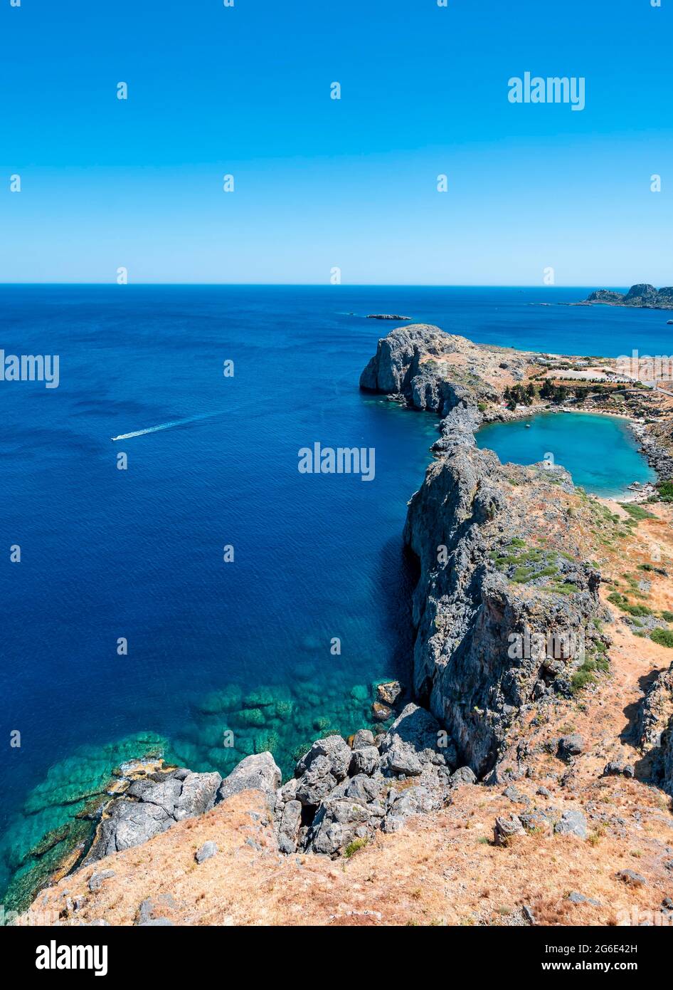 Côte rocheuse et baie Paulus, vue de l'Acropole, Lindos, Rhodes, Doedekanes, Grèce Banque D'Images Côte rocheuse et baie Paulus, vue de l'Acropole, Lindos, Rhodes, Doedekanes, Grèce Banque D'Images
