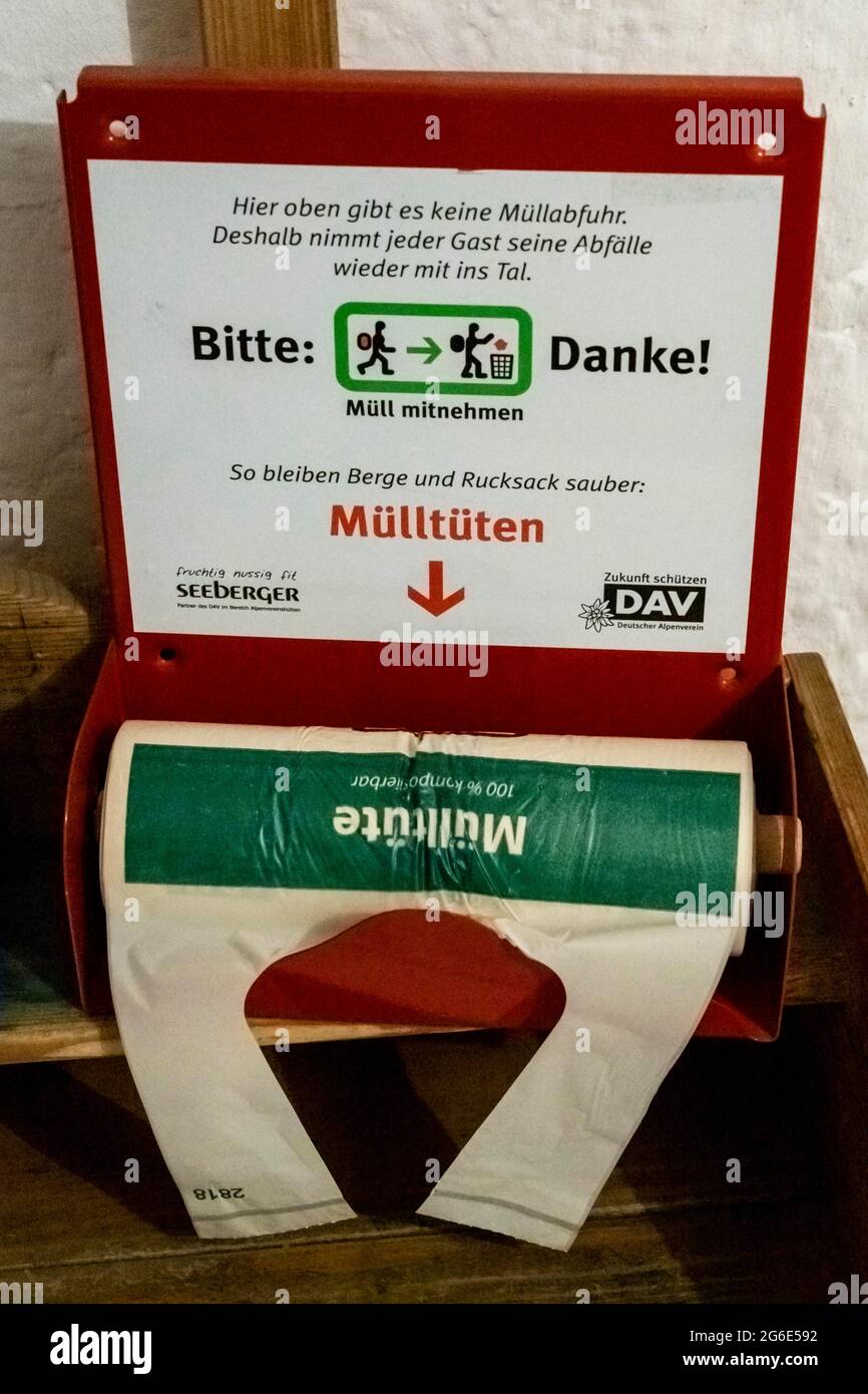 Prenez les ordures avec vous, signez un refuge de club alpin, en Allemagne Banque D'Images
