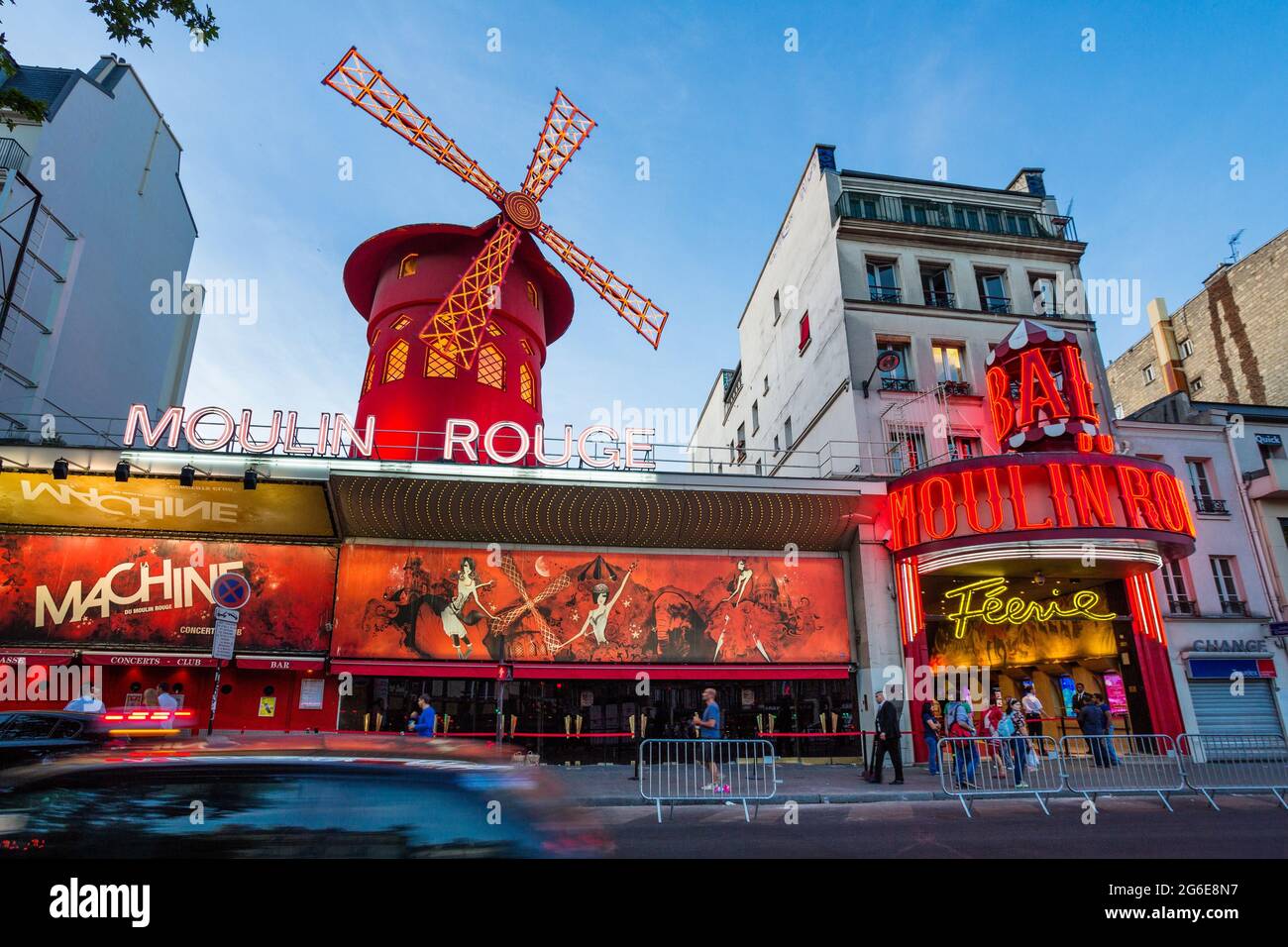 Moulin Rouge, Paris, France Banque D'Images
