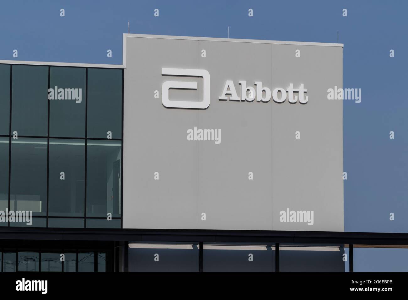 Westfield - Circa juillet 2021 : usine de fabrication d'Abbott Laboratories. Abbott Labs est une société de soins de santé qui fabrique des dispositifs médicaux et de la nutrition Banque D'Images