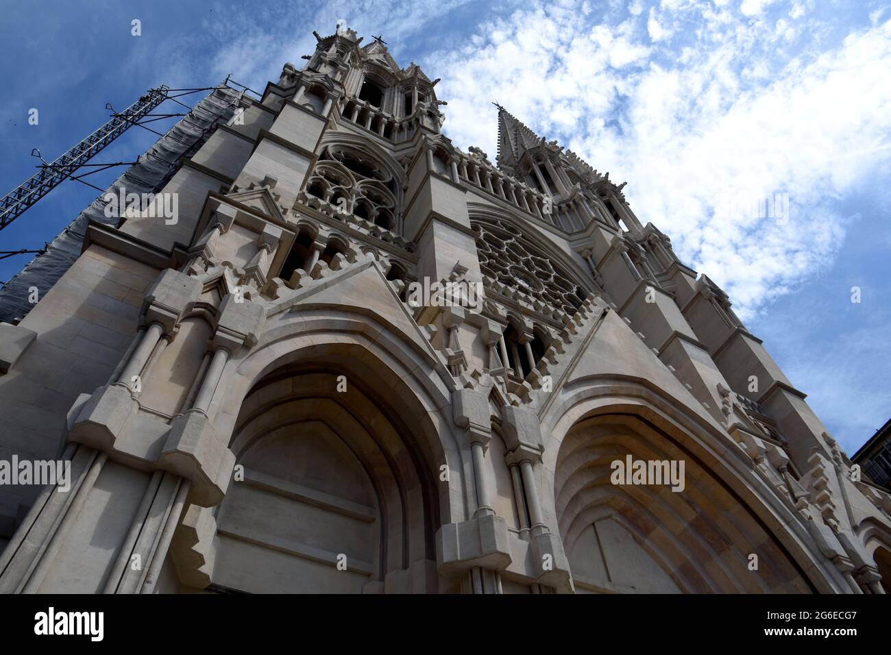 Marseille, France. 03ème juillet 2021. Vue sur l'église Saint-Vincent-de-Paul à Marseille.surnommée « église de la réformée » par le Marseillais, l'église Saint-Vincent-de-Paul est située au sommet de la Canebière. Elle est actuellement en cours de restauration, dont le coût est estimé à environ 18 millions d'euros. (Photo de Gerard Bottino/SOPA Images/Sipa USA) crédit: SIPA USA/Alay Live News Banque D'Images