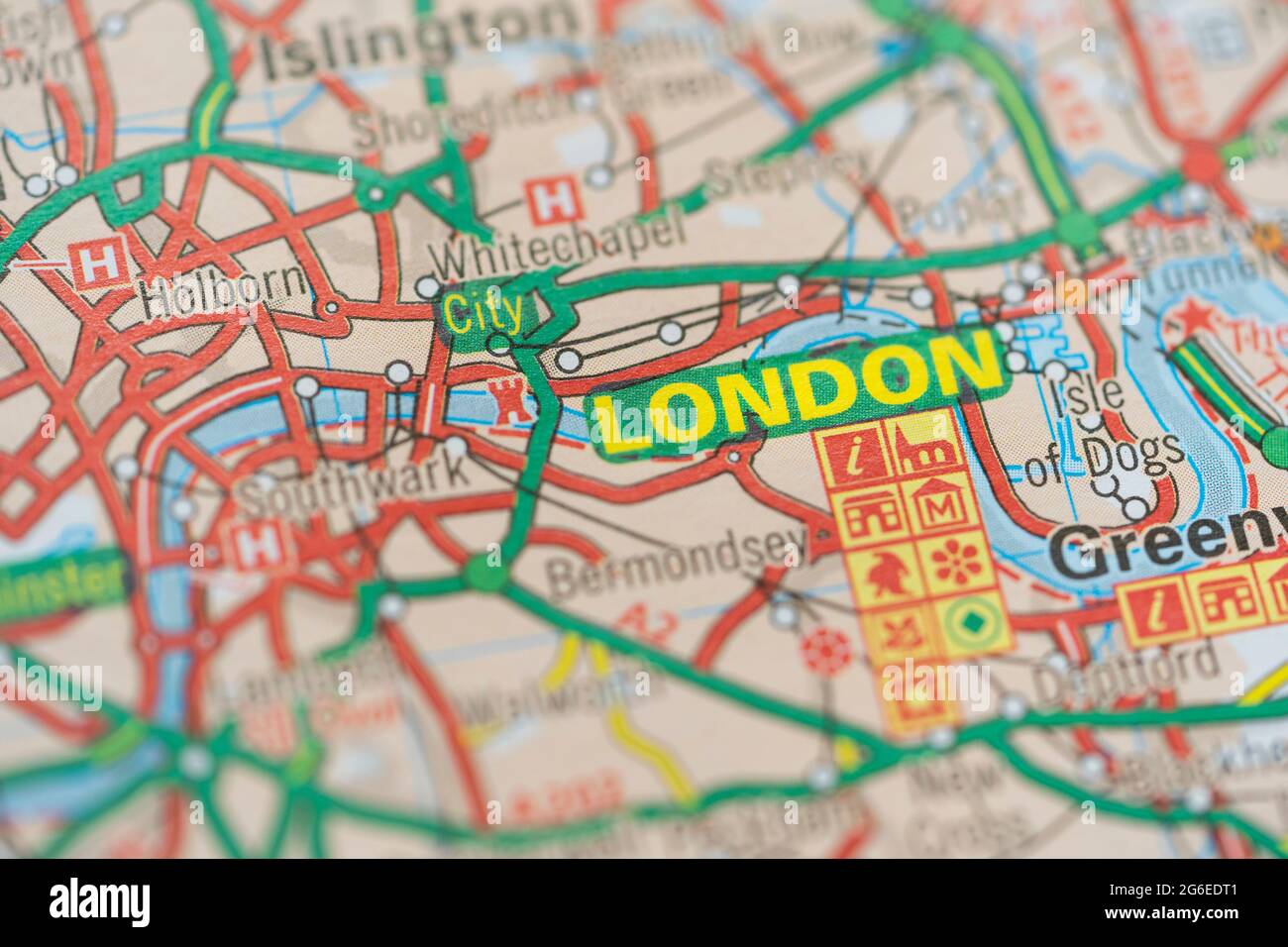 Macro gros plan d'une page sur une carte routière imprimée atlas montrant la capitale de Londres en Angleterre Banque D'Images