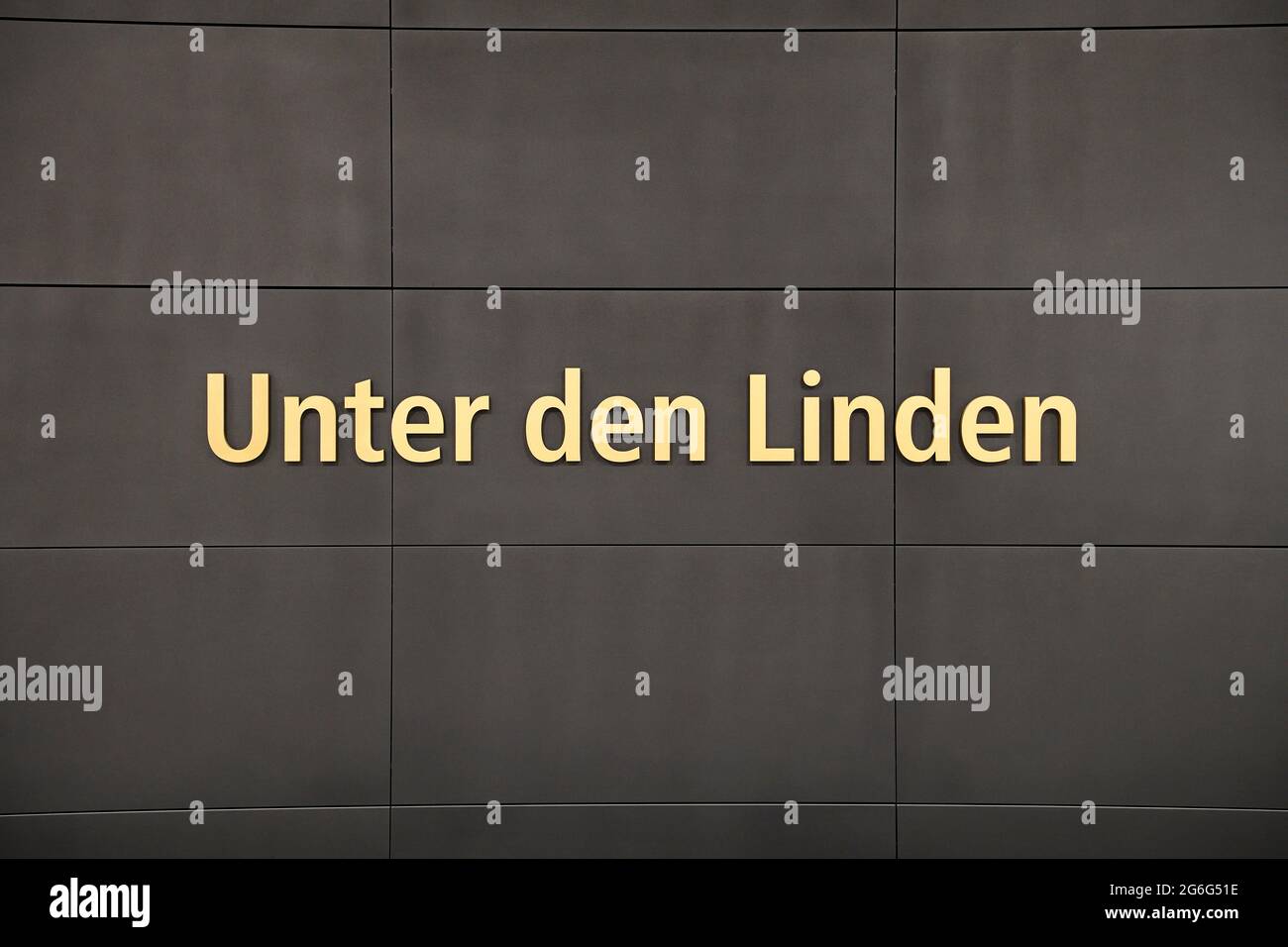 Lettering, nom de la station de métro dans la nouvelle station 'Unter den Linden' , Allemagne, Berlin Banque D'Images