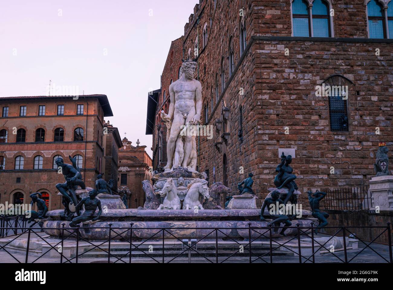 Sculpture Renaissance de Neptune. Michel-Ange, Fontaine de Neptune par Bartolomeo Ammannati au Palazzo Vecchio. Florence, Italie. Banque D'Images