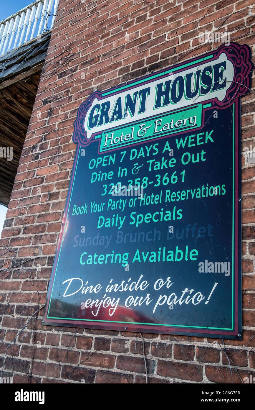 Signalisation pour le Grant House Hotel and Eatery.Construit en 1896 par le colonel Russell H. Grant, deuxième cousin d'Ulysses S. Grant. Banque D'Images