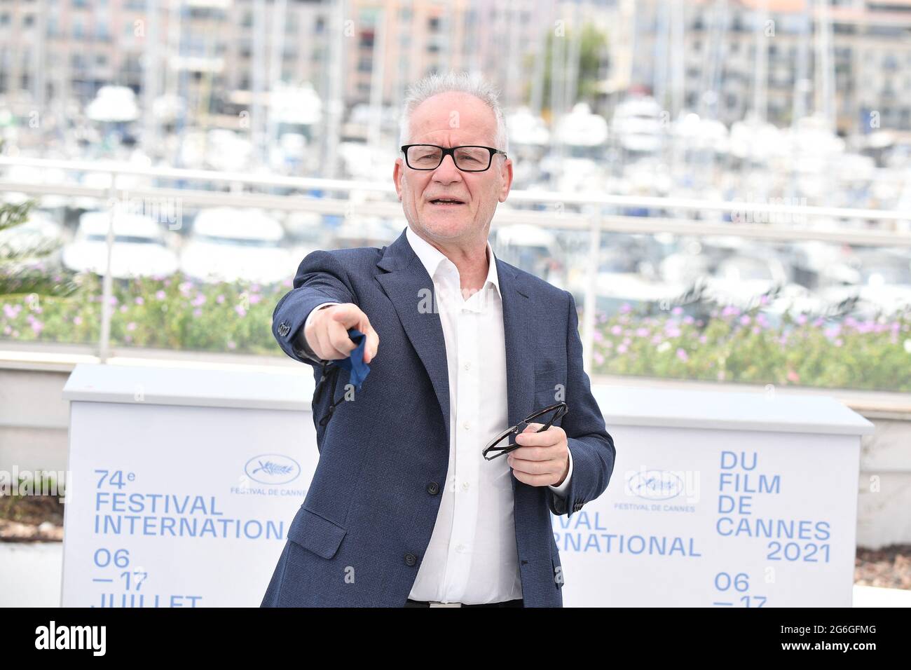 Thierry Fremaux, délégué général du Festival de Cannes, pose à un photocall le 6 juin 2021, à Cannes, en France, en prévision de l'ouverture du 74e Festival du film qui se tiendra du 6 au 17 juillet. Photo de David Niviere/ABACAPRESS.COM Banque D'Images