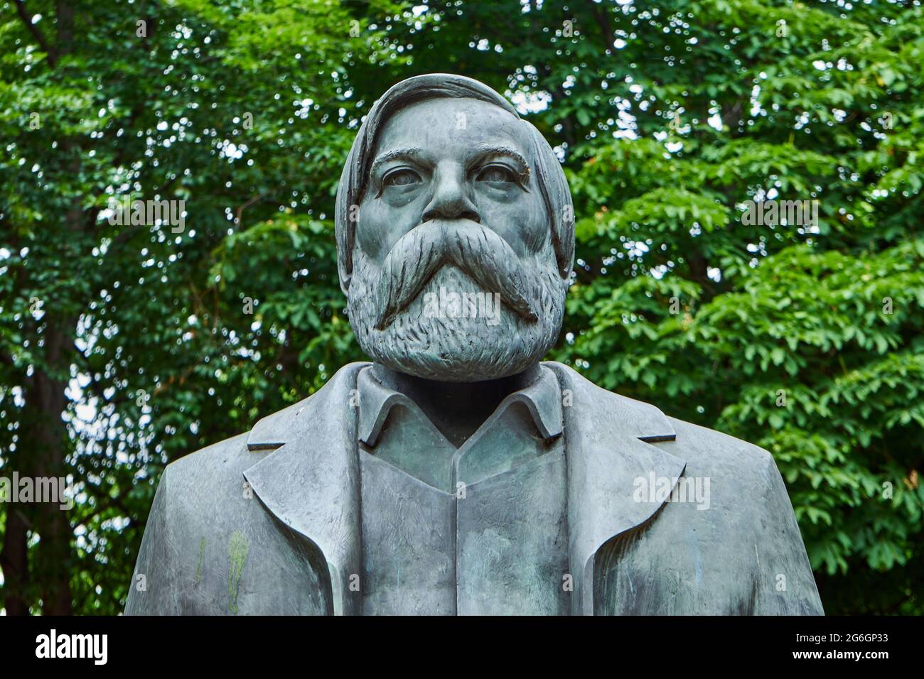 Friedrich Engels, Denkmal für Karl Marx und Friedrich Engels, von Ludwig Engelhardt, Teil von dem Skulpturenensemble Marx-Engels-Denkmal, Marx-Engels Banque D'Images