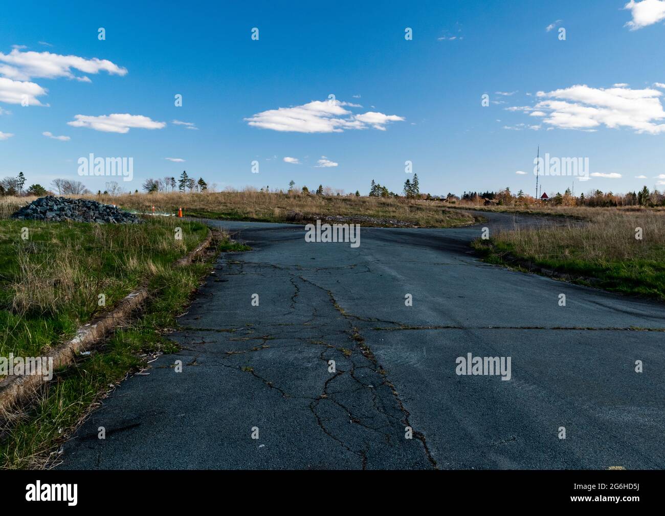 abandonné pour les routes oubliées de la ville morte Banque D'Images