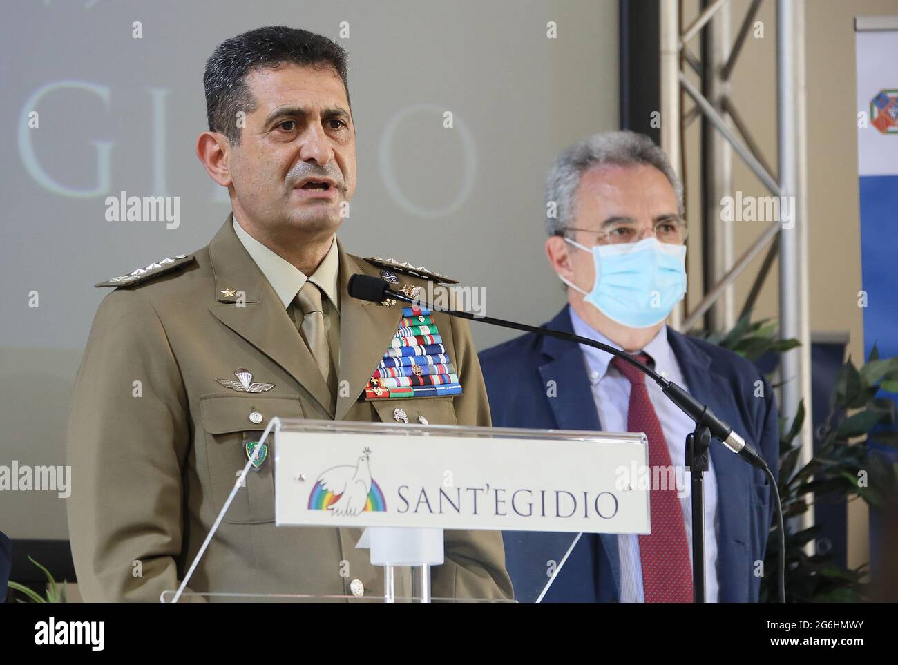 Rome, inauguration du nouveau centre de vaccination à la Communauté de Sant 'Egidio pour les fragiles et les sans-abri dans la capitale. Photo : Francesco Paolo Figliuolo Commissaire extraordinaire pour l'urgence Covisd 19 Banque D'Images