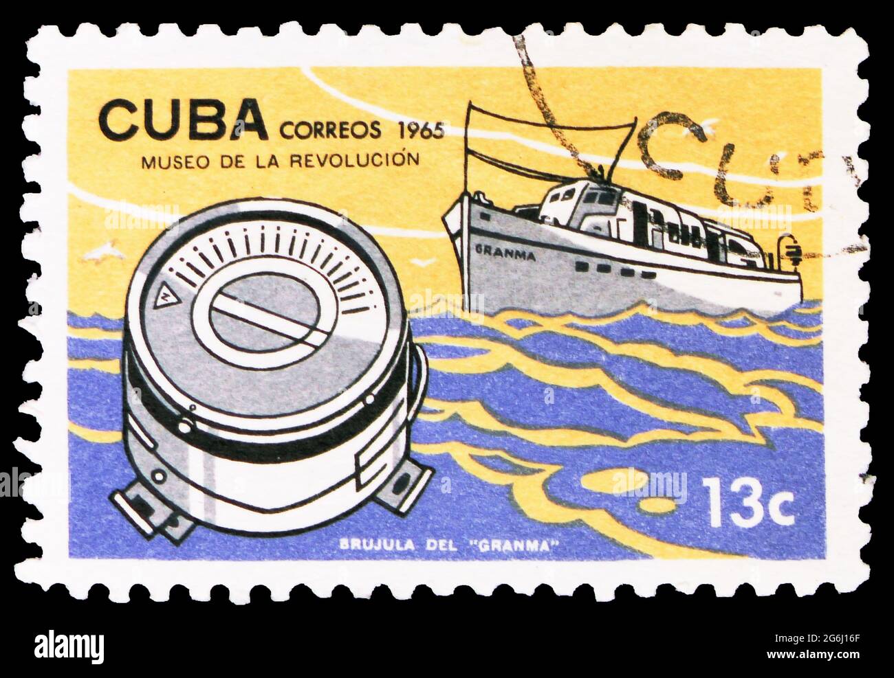 MOSCOU, RUSSIE - 21 MARS 2020 : timbre-poste imprimé à Cuba montre la boussole, le yacht Granma, ouverture de la série du Musée de la Révolution, vers 1965 Banque D'Images