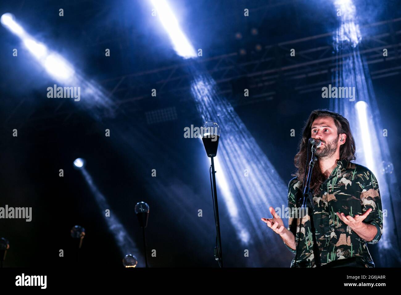 Le groupe de rock italien Fast Animals and Slow Kids se déroule en direct pendant le festival des fleurs à Turin, en Italie Banque D'Images