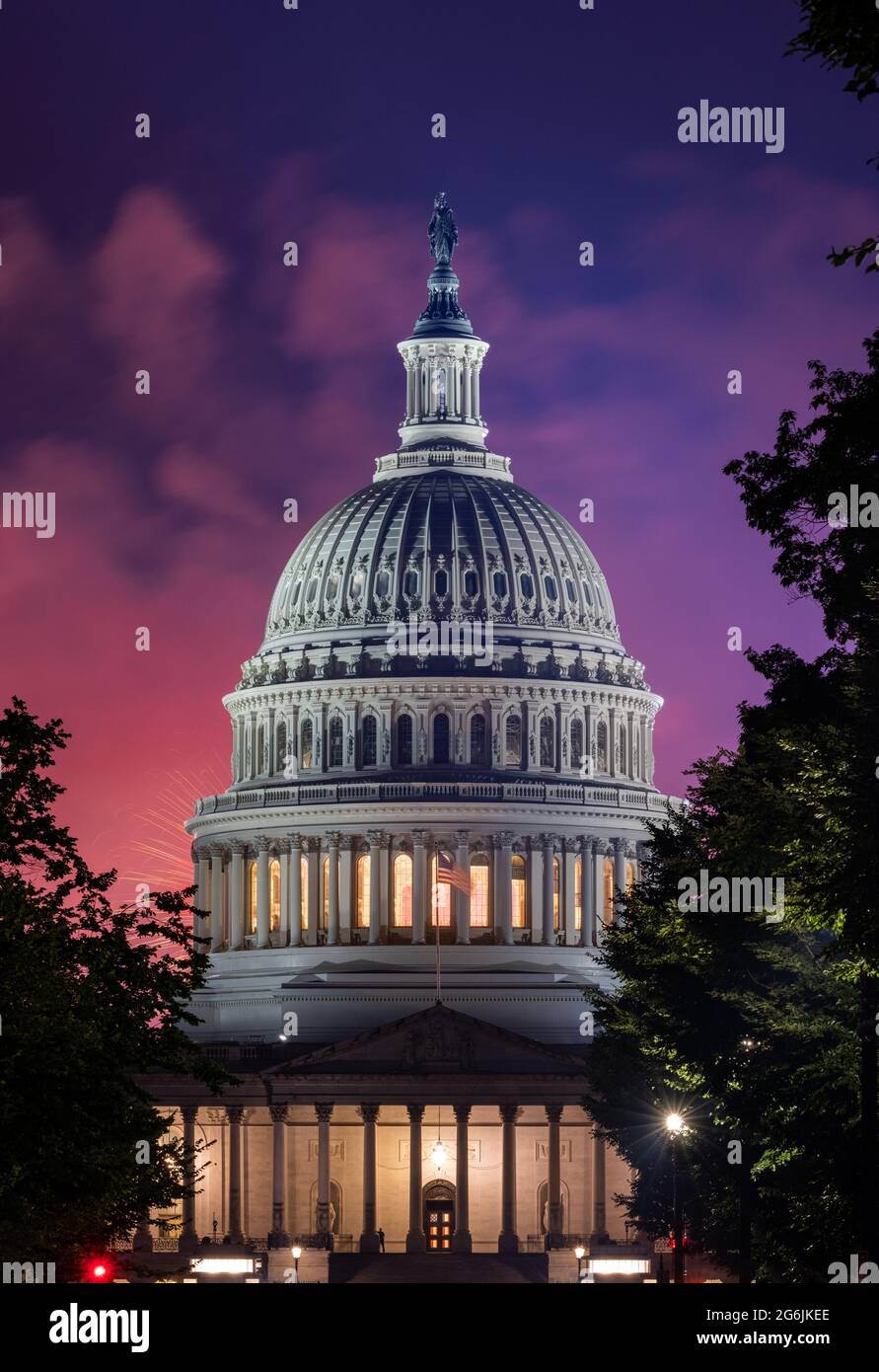 Feux d'artifice du 4 juillet au Capitole des États-Unis à DC Banque D'Images