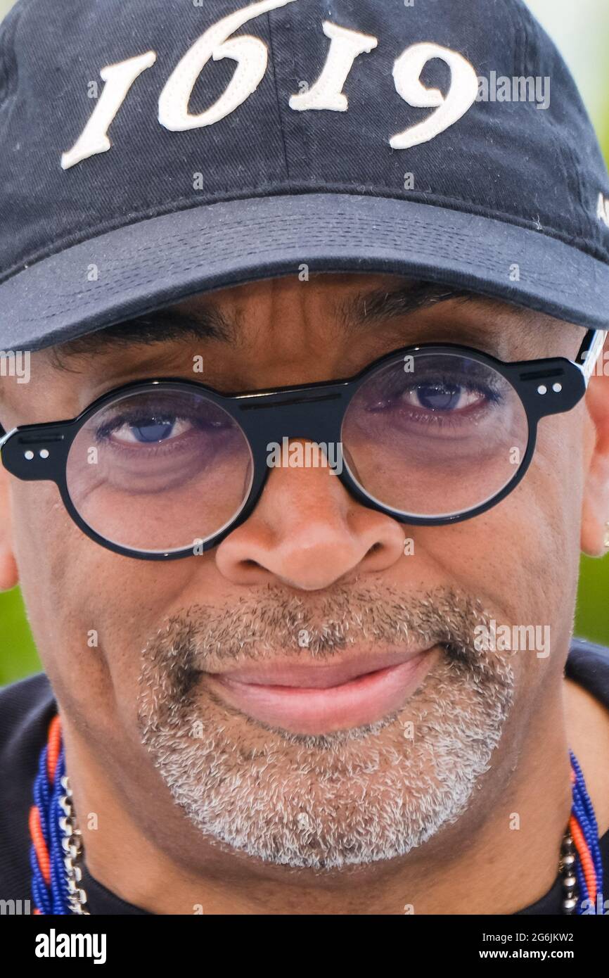 Palais des festivals, Cannes, France. 6 juillet 2021. Spike Lee pose au Photocall pour jury officiel du 74e Festival. Photo par crédit : Julie Edwards/Alamy Live News Banque D'Images