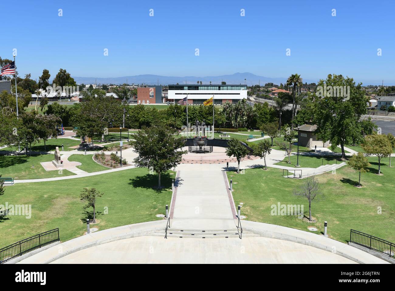 WESTMINSTER, CALIFORNIE - 5 JUILLET 2021 : le parc de la liberté SID Goldstein et le mémorial de la guerre du Vietnam, vus sous un angle élevé. Banque D'Images