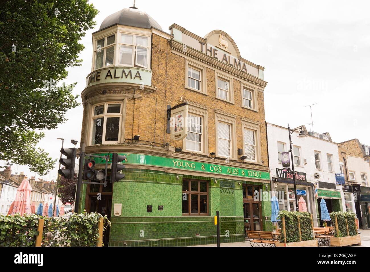 The Alma, Old York Road, Wandsworth, Londres SW18, Royaume-Uni Banque D'Images