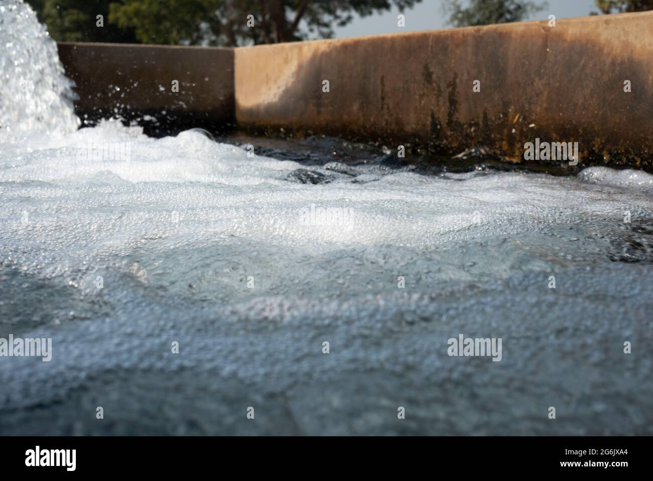 Pompe à turbine, système d'irrigation de campagne dans le district de Pakpatan, Punjab, Pakistan Banque D'Images