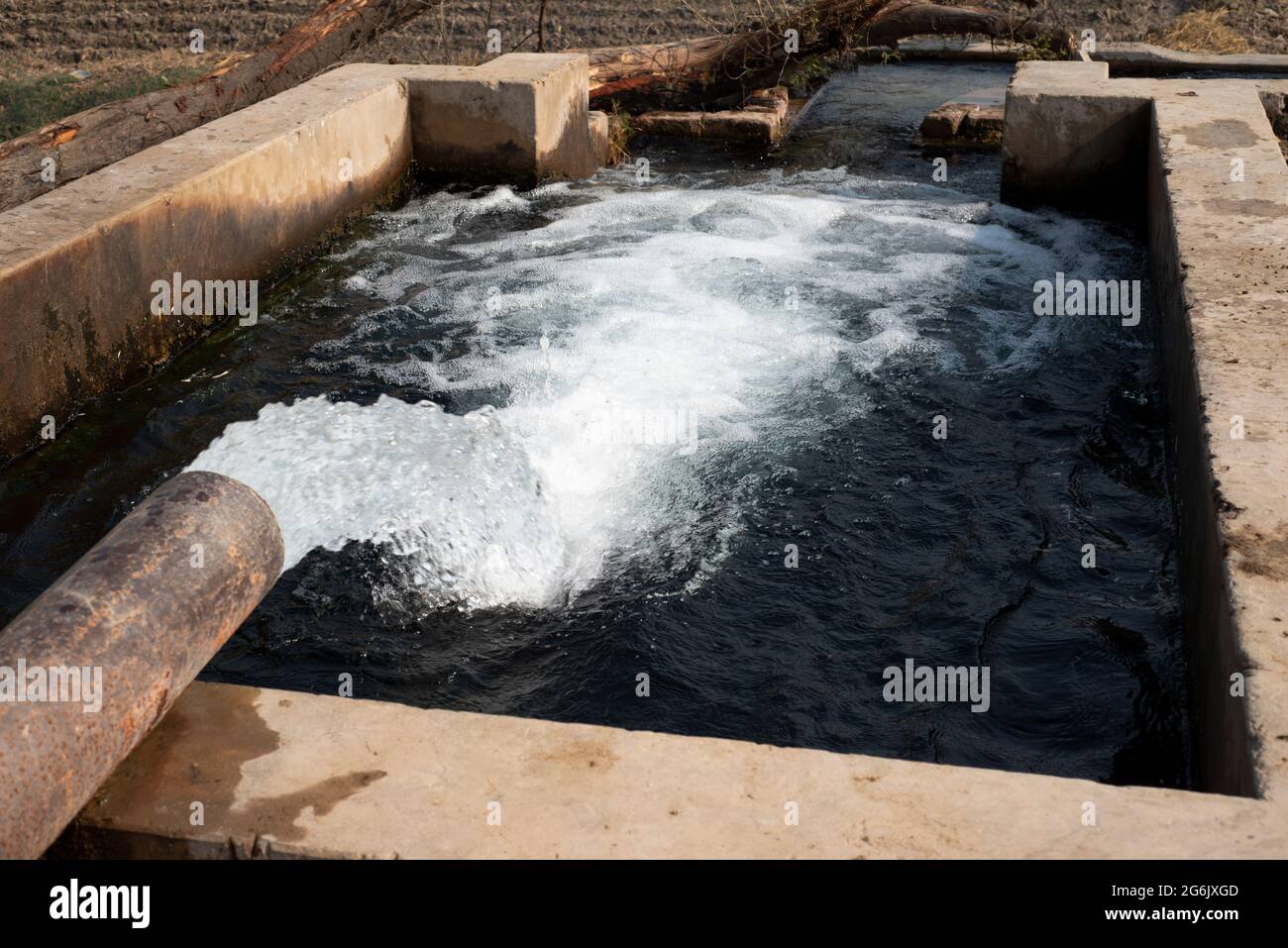 Pompe à turbine, système d'irrigation de campagne dans le district de Pakpatan, Punjab, Pakistan Banque D'Images