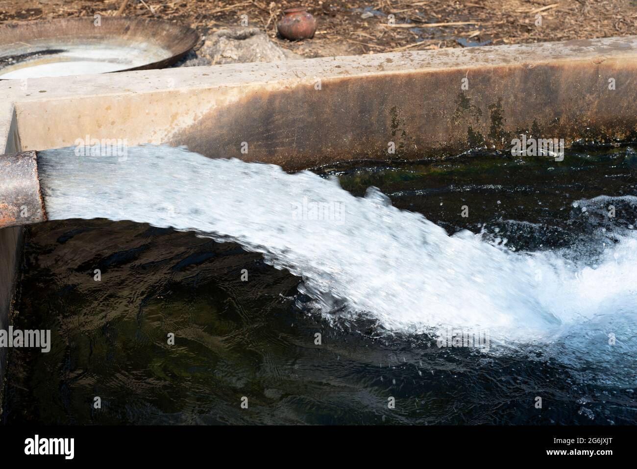 Pompe à turbine, système d'irrigation de campagne dans le district de Pakpatan, Punjab, Pakistan Banque D'Images